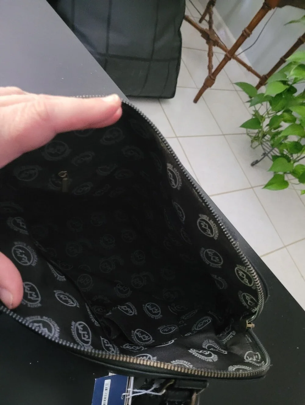 White Mountain Black Faux Leather Shouldet Bag